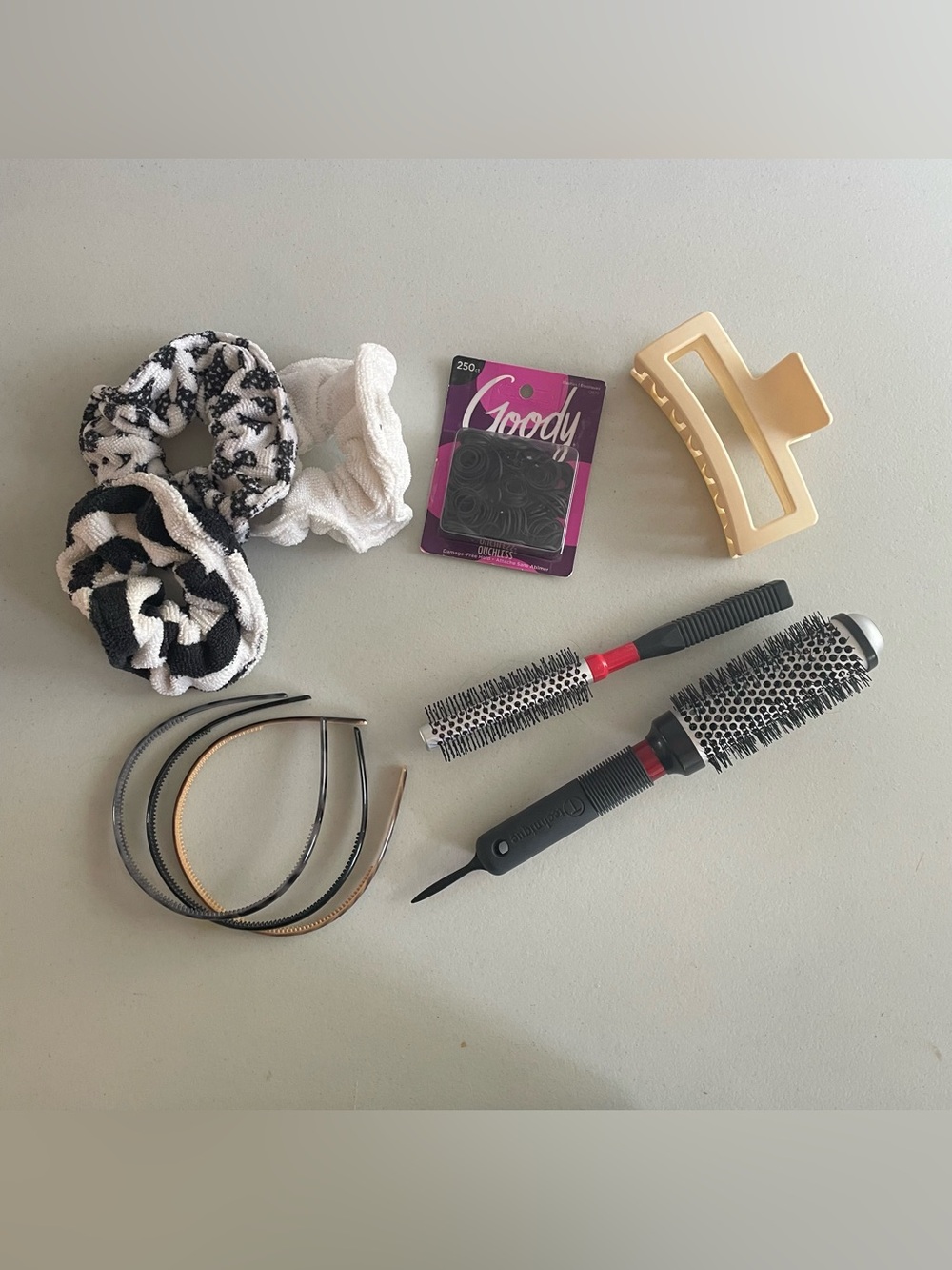Hair Tool Bundle: 2 Brushes, 3 Scrunchies, 3 Headbands, Elastics, & a Hair clip